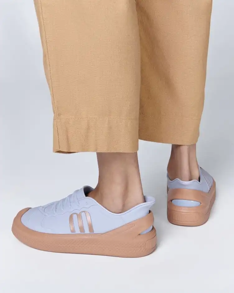 MELISSA COMBAT SNEAKER AD