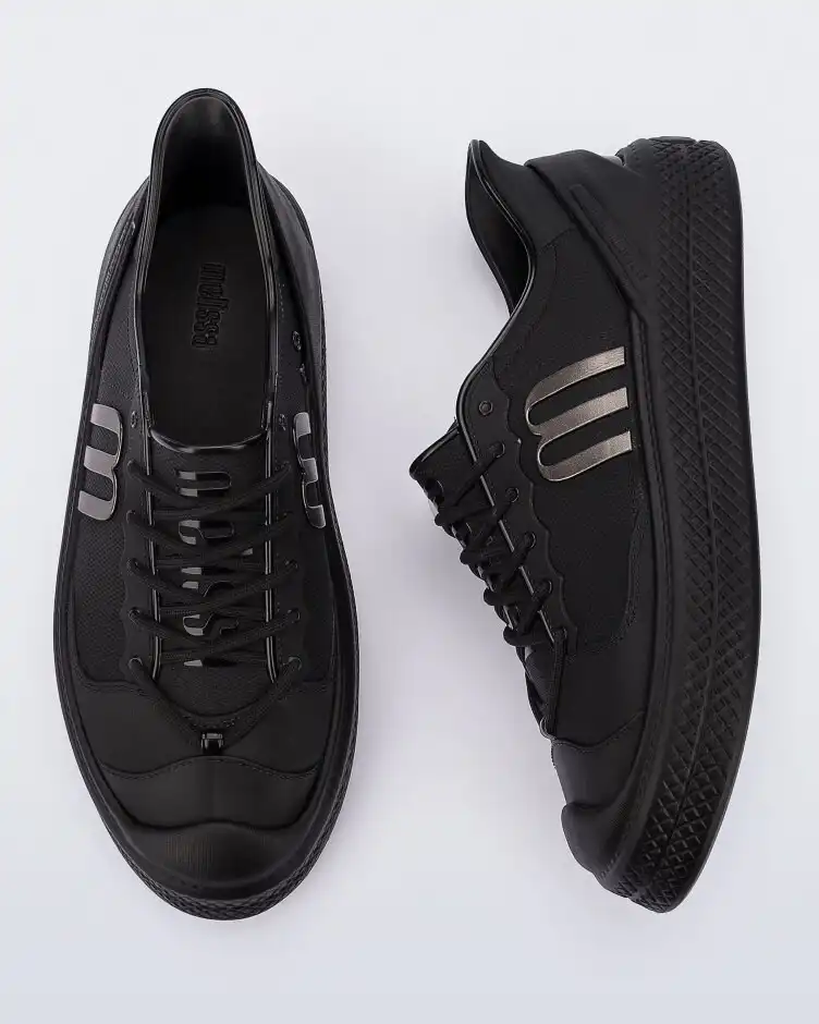 MELISSA COMBAT SNEAKER AD