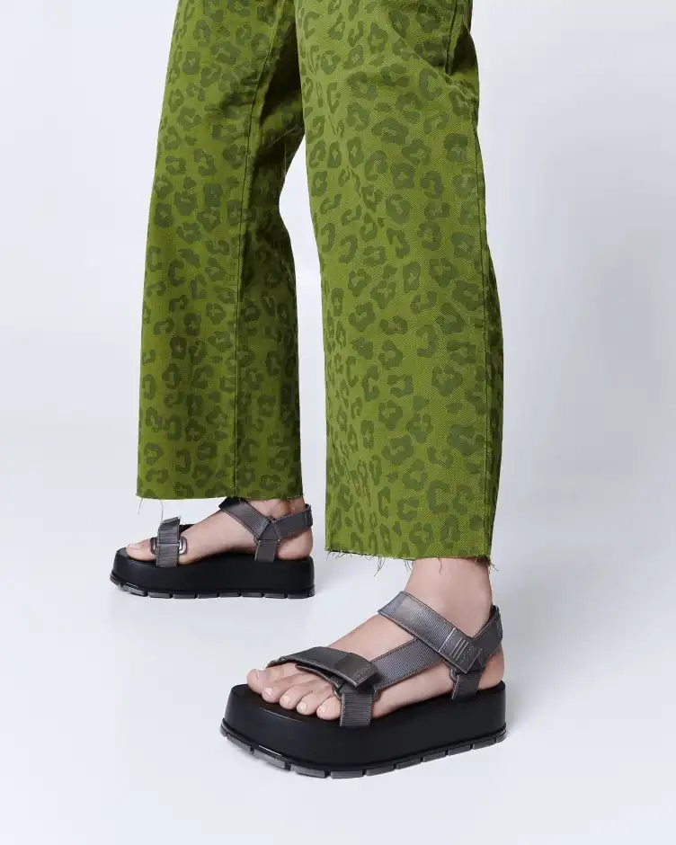 MELISSA FLOWING PLATFORM AD