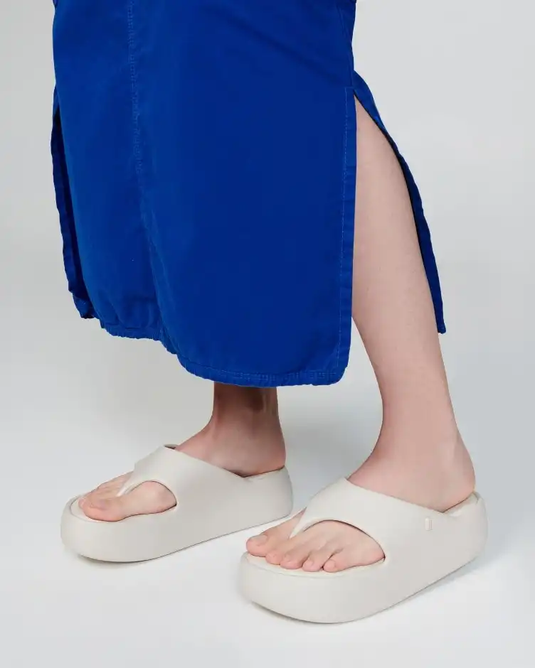 MELISSA FREE PLATFORM THONG AD