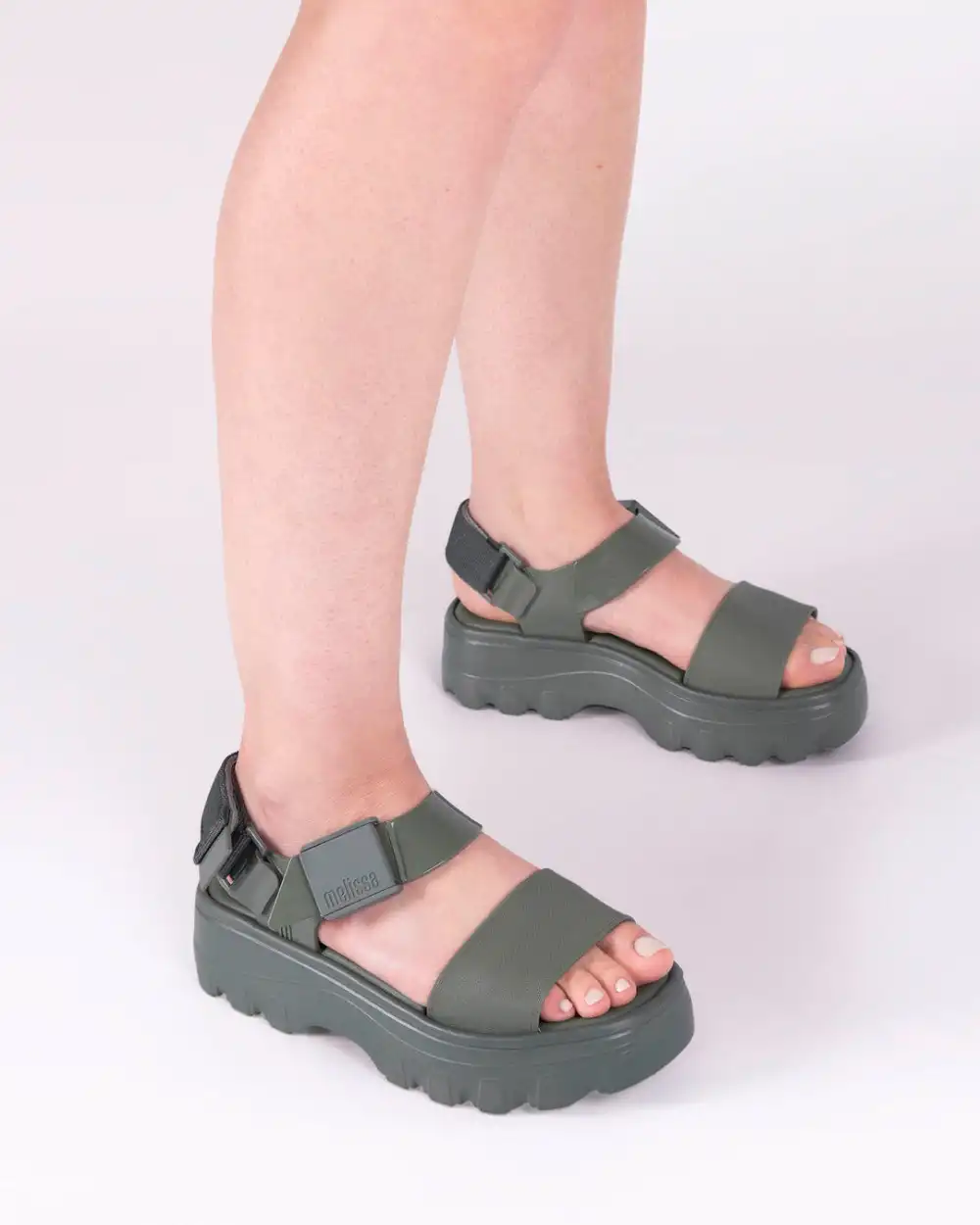 MELISSA KICK OFF SANDAL AD