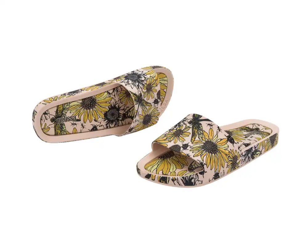 MELISSA BEACH SLIDE PRINT AD