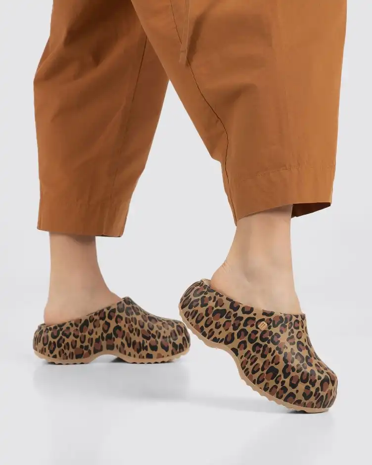 MELISSA FREE CLOG PRINTED PLATFORM AD