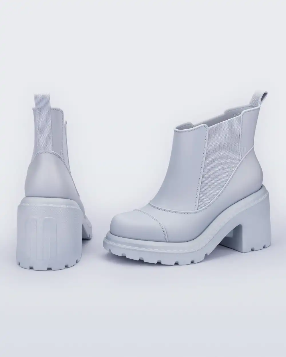 MELISSA COURTNEY BOOT AD