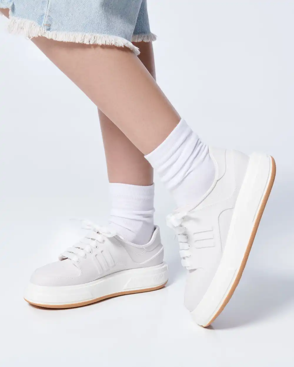 MELISSA BOLD SNEAKER AD