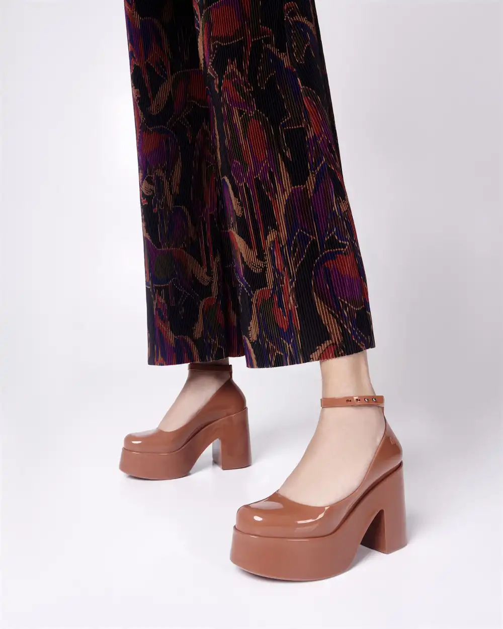 MELISSA DOLL HEEL AD