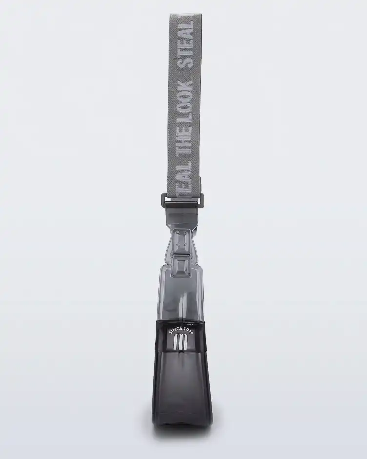 MELISSA VIBE BAG + STEAL THE LOOK