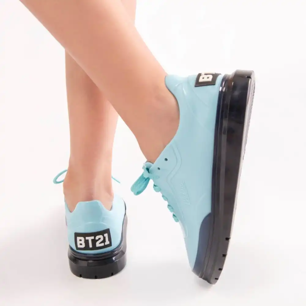 MELISSA CLASSIC SNEAKER + BT21 AD