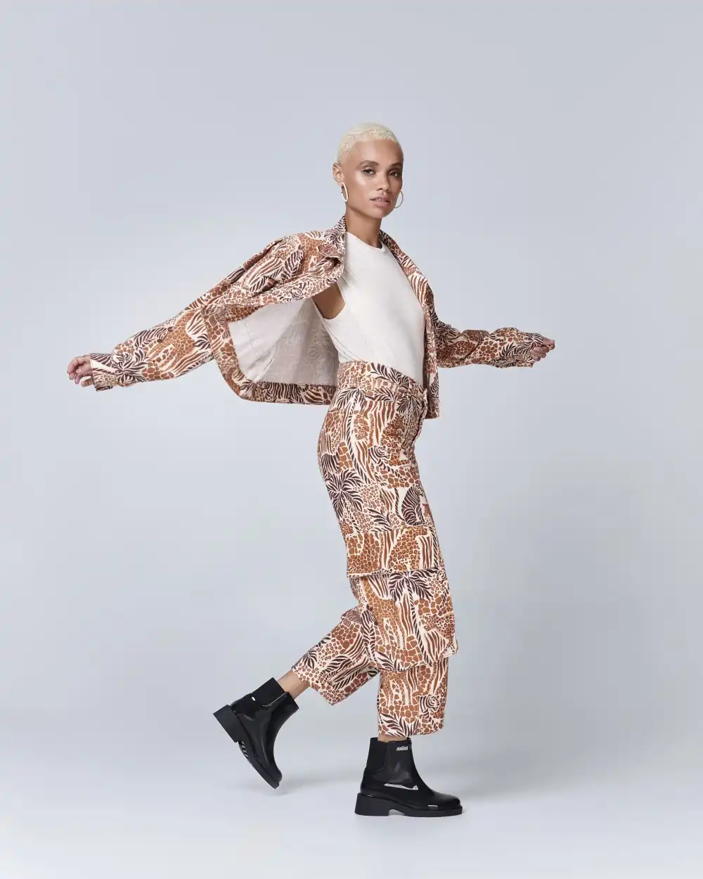 MELISSA CHELSEA BOOT AD