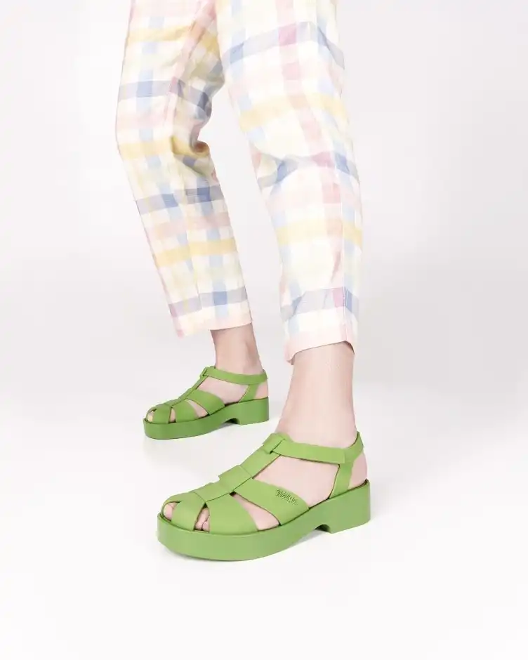 MELISSA SUN WAVES PLATFORM AD