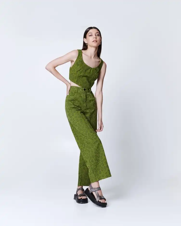 MELISSA FLOWING PLATFORM AD